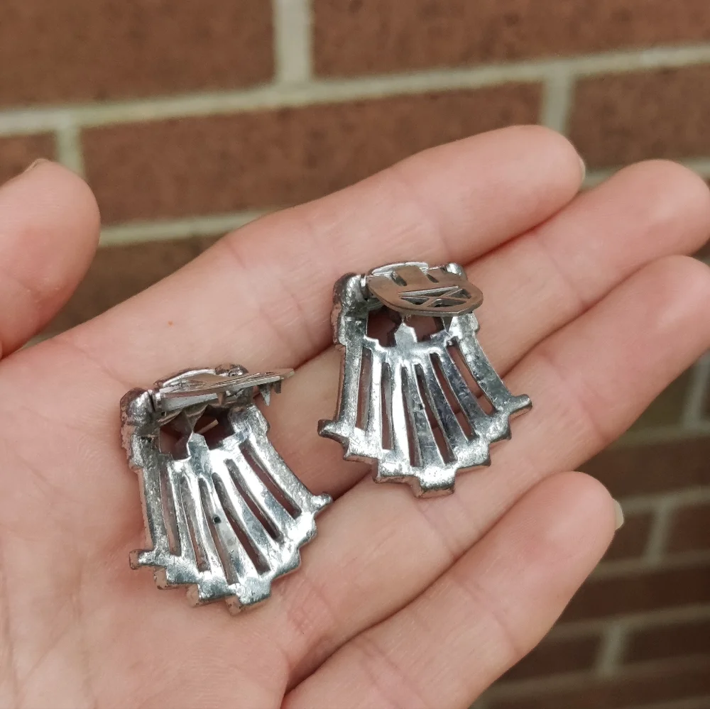 Hollywood 40s Glamour! Two Vintage Silver Crystal Dress Clips - Picture 8 of 12